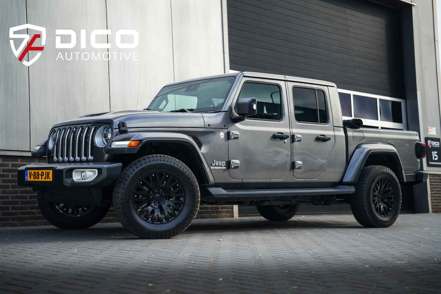 Jeep Gladiator - Overland 3.0 CRD 264 pk 4x4 / BTW-auto/ ACC/ Grijs-Kenteken/ Full-Options/ Leder/ Stoel.Ve - AutoWereld.nl