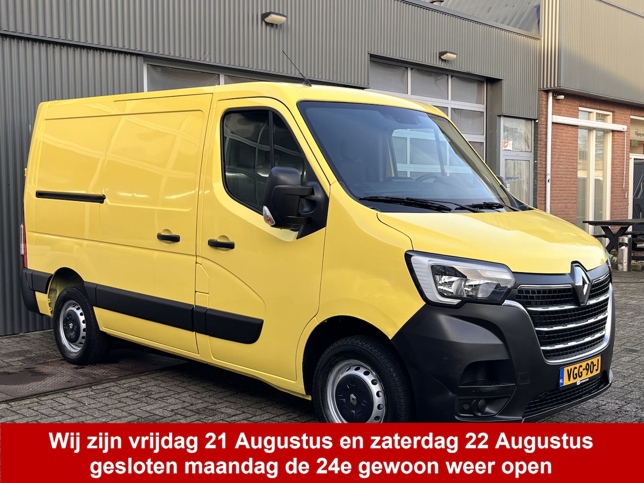 Renault Master - T28 2.3 dCi 135 L1H1 Airco Cruise controle Trekhaak 2500kg trekgewicht Achteruitrijcamera - AutoWereld.nl