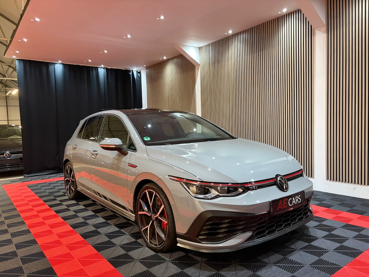 Volkswagen Golf - 2.0 TSI GTI Clubsport Pano Camera Keyless ACC - AutoWereld.nl