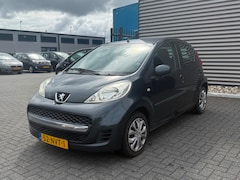 Peugeot 107 - 1.0-12V Millesim 200