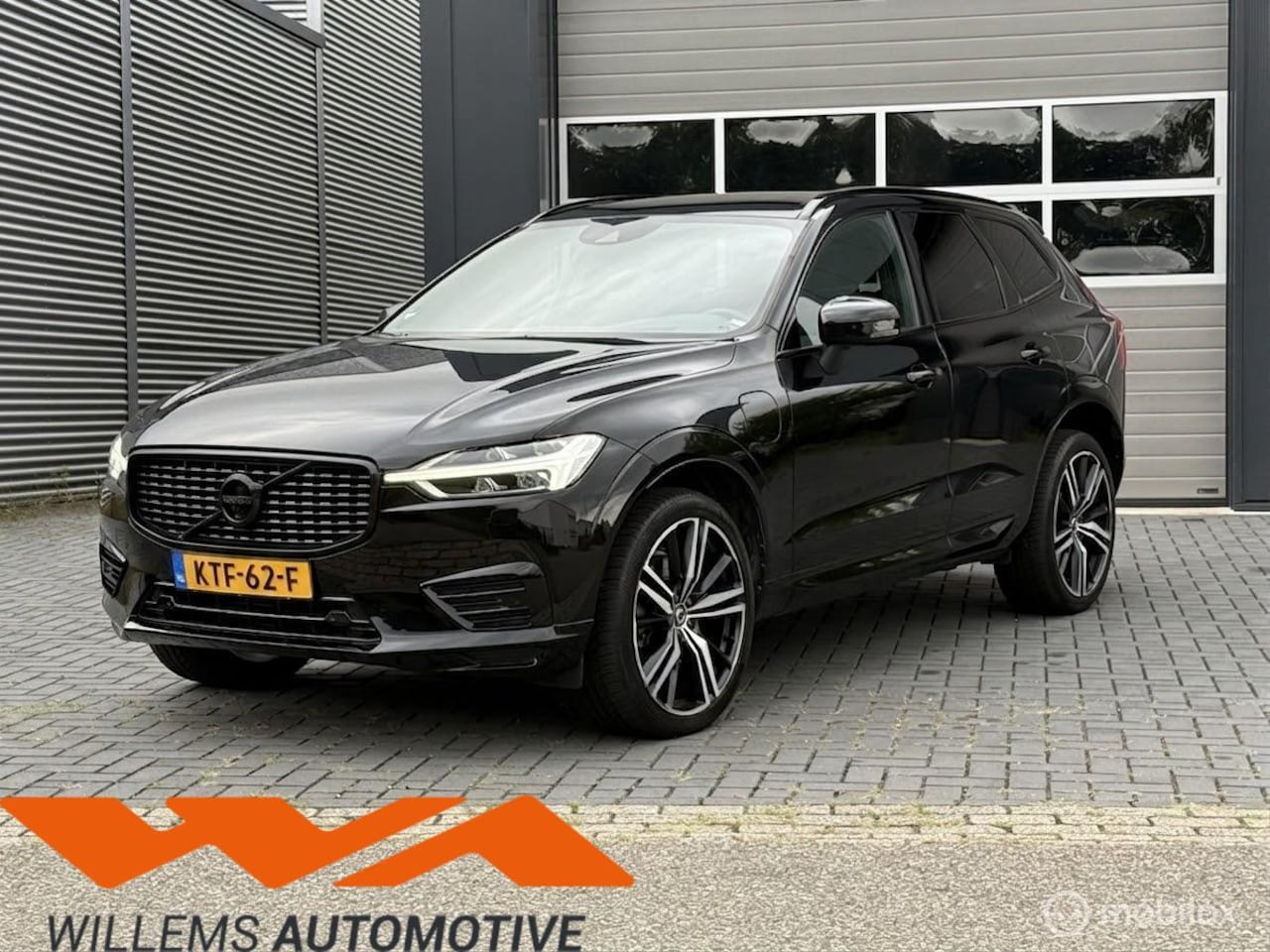 Volvo XC60 - 2.0 Recharge T8 AWD R-Design Pano|Luchtv|H&K|21' - AutoWereld.nl