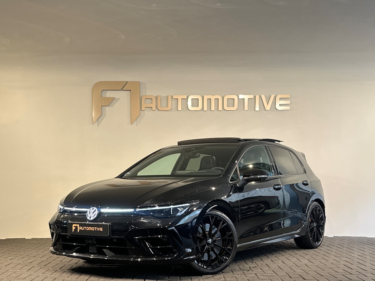 Volkswagen Golf - 2.0 TSI 4Motion R Pano|H/K|HuD|Akra|Leer|Memory|360|BlindSpot - AutoWereld.nl