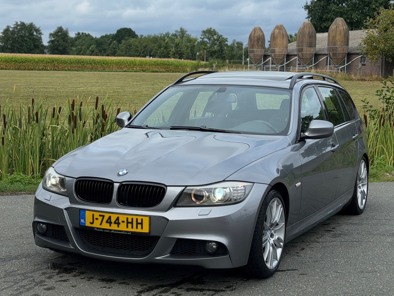 BMW 3-serie Touring - 320i M-Pakket | Nap | Netjes | Pano - AutoWereld.nl