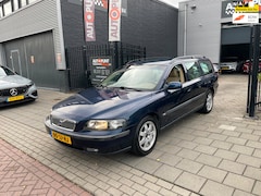Volvo V70 - 2.4 Comfort Line 3e Eigenaar Trekhaak Airco NAP APK