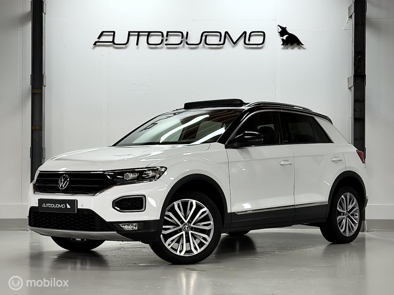 Volkswagen T-Roc - 1.5 TSI United | Pano | Black Style | Stoelverw. | Sfeer | Digital | 18" | Mistlampen | Ca - AutoWereld.nl