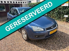 Ford Focus - 1.6-16V Ghia Automaat