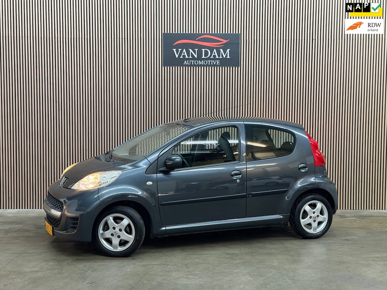 Peugeot 107 - 1.0-12V XS 2010 AUTOMAAT NAP AIRCO ELEK-RAMEN - AutoWereld.nl
