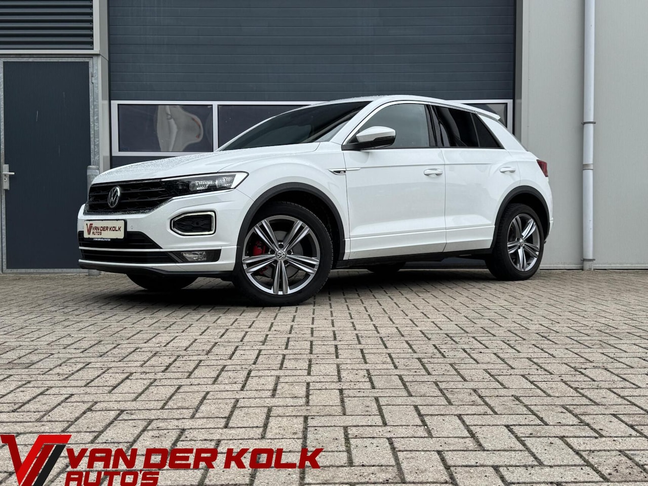 Volkswagen T-Roc - 1.5 TSI Sport Automaat | LED | Navigatie | Carplay | Climate | Stoelverwarming | Sensoren - AutoWereld.nl