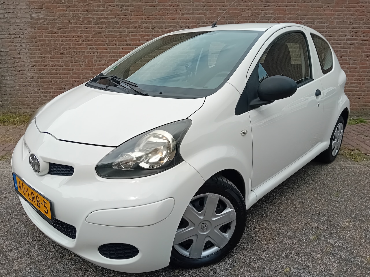 Toyota Aygo - 1.0-12V Access * AIRCO * WEINIG KMS * NAP * NL AUTO * BEURT NW * APK NW * - AutoWereld.nl