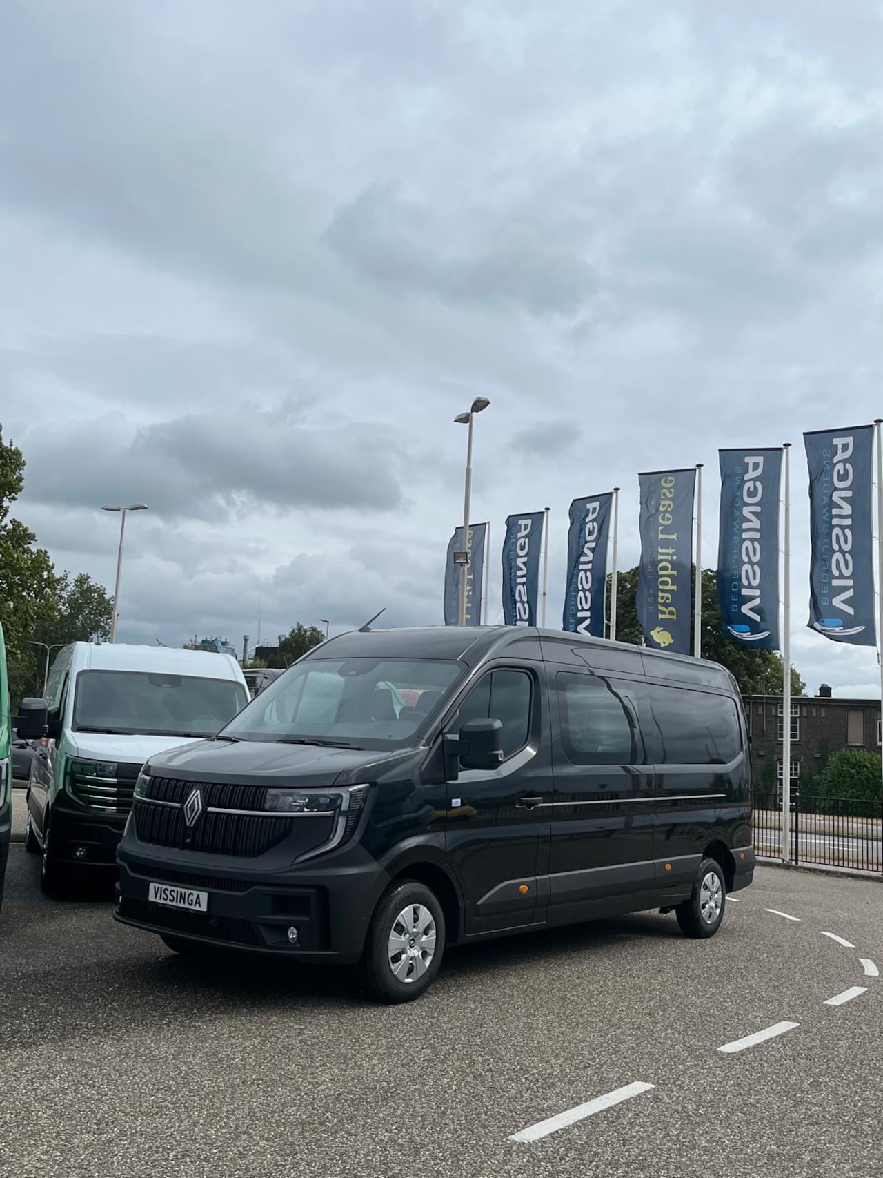 Renault Master - 2.0 dCi 170 pk L3H2 Dubbel Cabine Automaat zwart - AutoWereld.nl