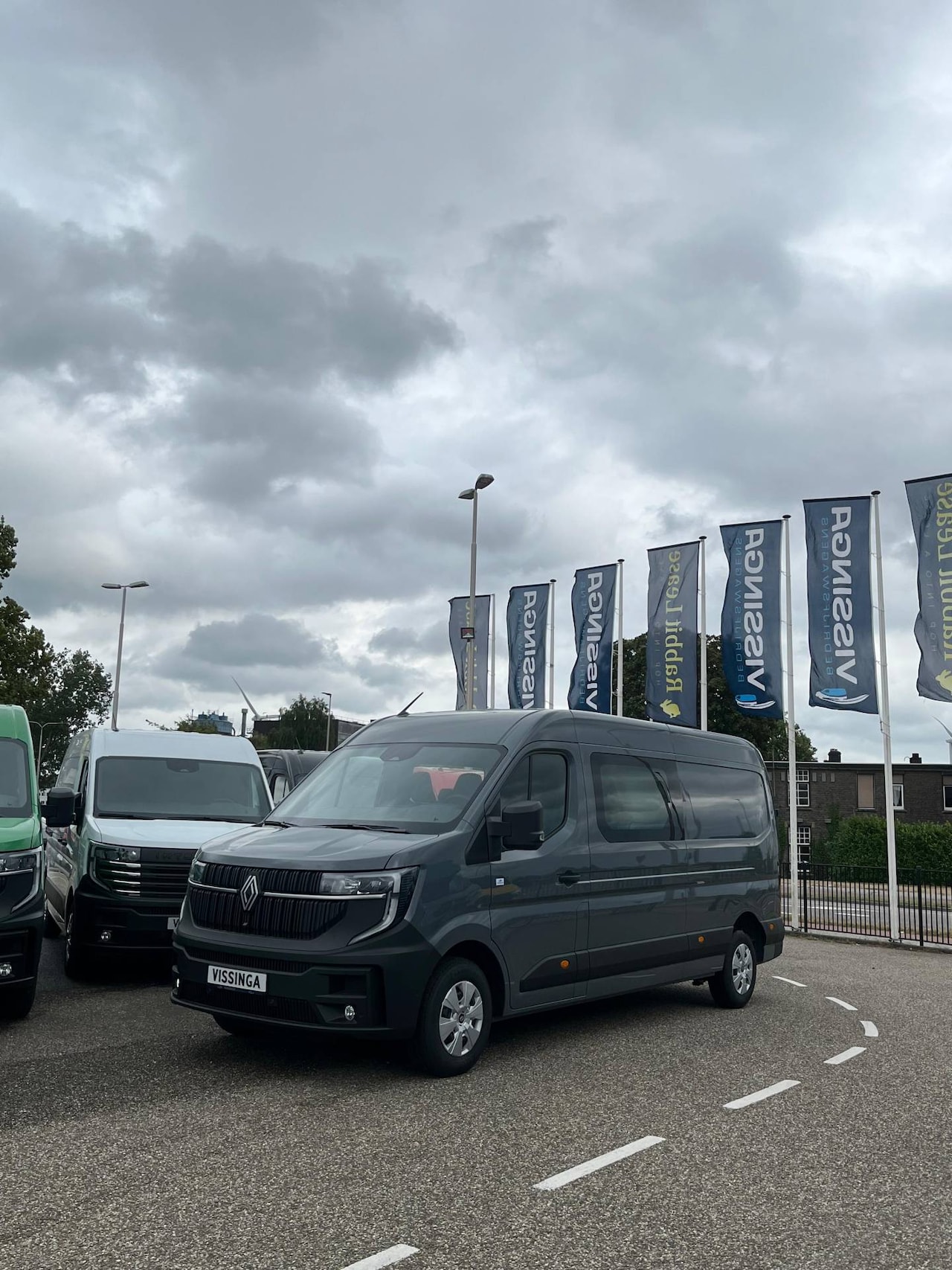 Renault Master - 2.0 dCi 170 pk L3H2 Dubbel Cabine Automaat grijs - AutoWereld.nl