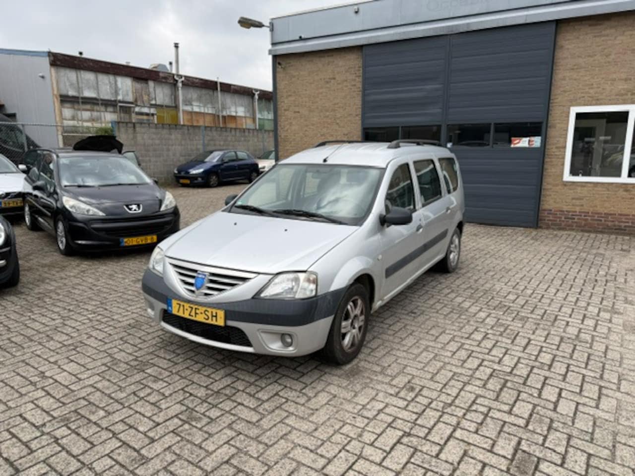 Dacia Logan MCV - 1.6-16V Lauréate//LPG-G3 gas Export - AutoWereld.nl