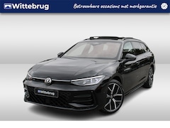 Volkswagen Passat Variant - 1.5 eHybrid 272pk R-Line DSG Automaat Black Style / Panorama schuifdak / Leder / Head up /