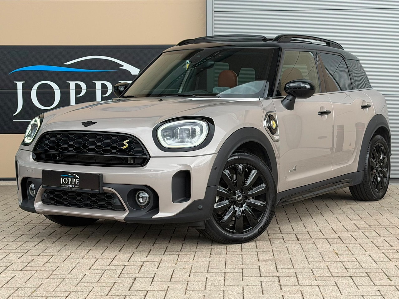 MINI Countryman - 1.5 Cooper S E ALL4 |Pano|Chester Leder|Black Pack|ACC|Headup|Camera - AutoWereld.nl