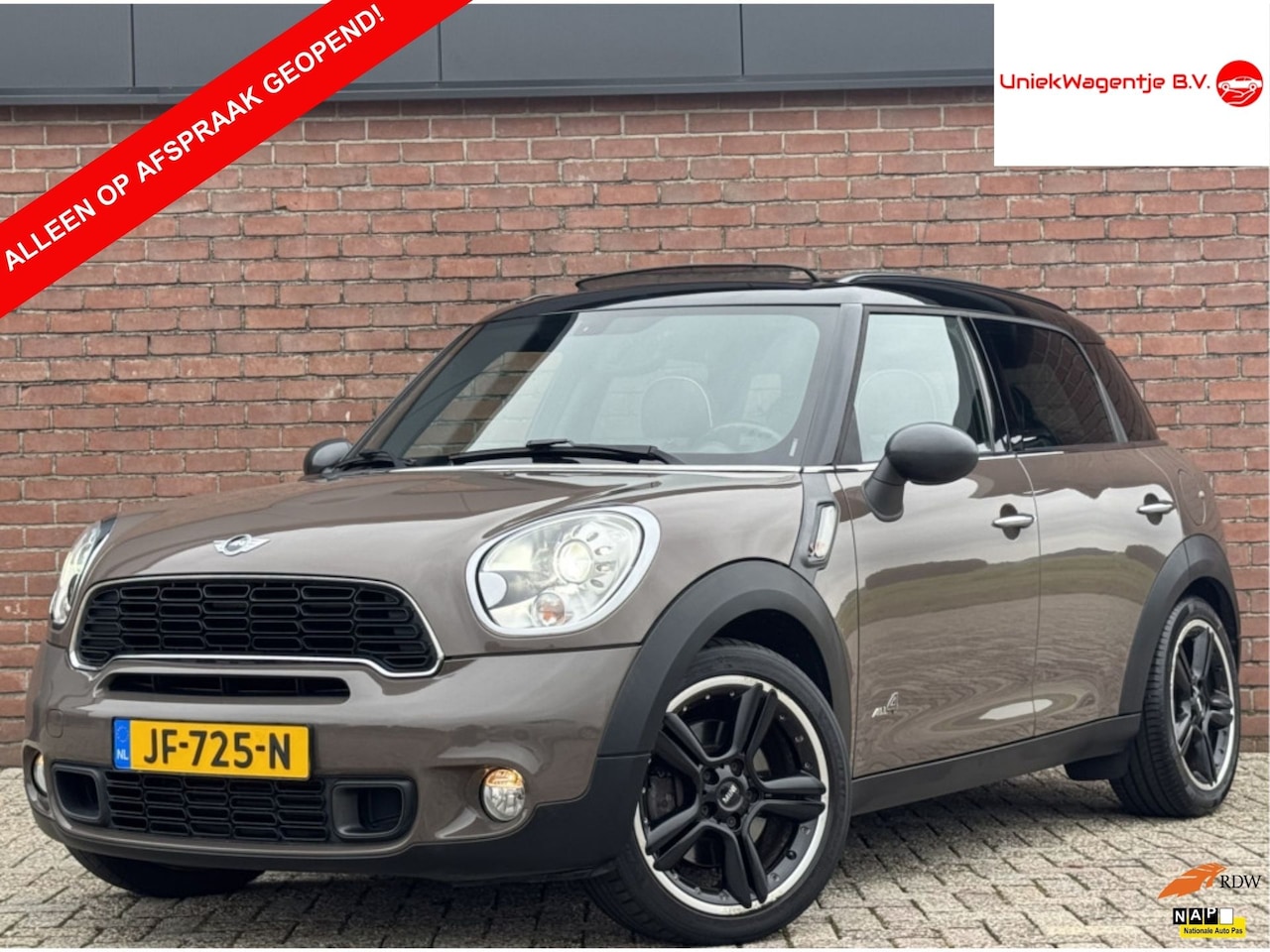 MINI Countryman - 1.6 COOPER S ALL4 CHILI | LEDER! | PANODAK! - AutoWereld.nl