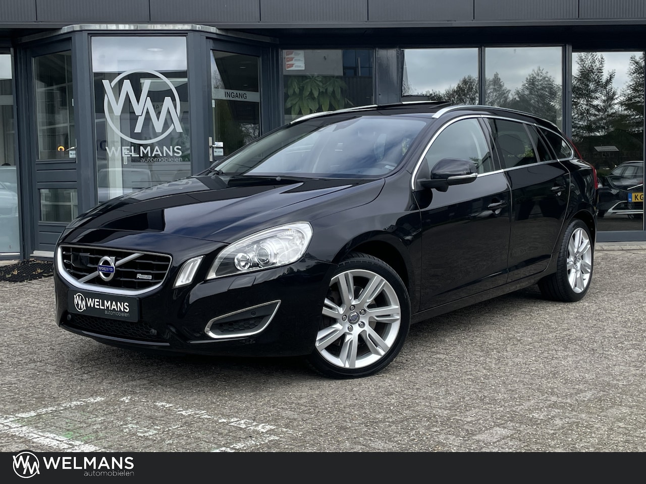 Volvo V60 - 3.0 T6 AWD Summum Schuifdak | ACC | BLIS | Keyless - AutoWereld.nl
