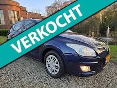 Hyundai i30 - 1.6i Dynamic 5-deurs AIRCO *apk:08-2027