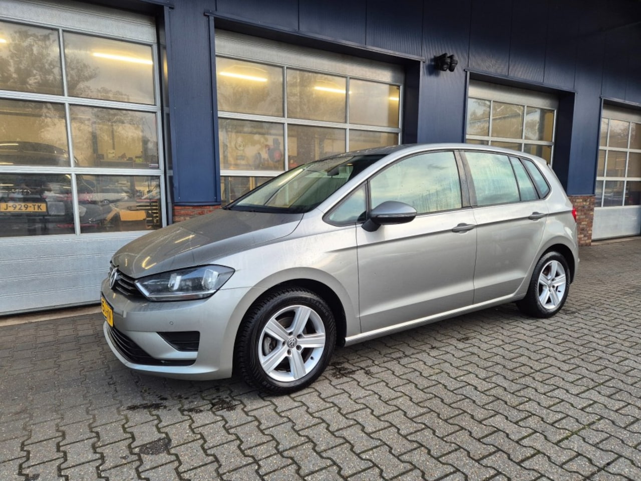 Volkswagen Golf Sportsvan - Sportsvan1.2 TSI TRENDLINE, Automaat, Cruise controle, Navi, ALL IN prijs! - AutoWereld.nl