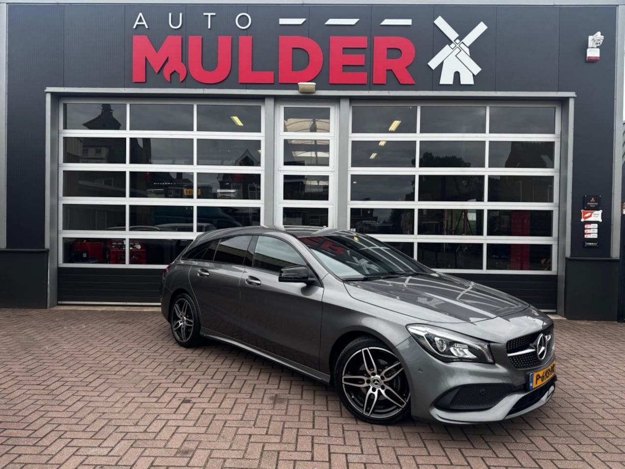 Mercedes-Benz CLA-Klasse - 180 BUSINESS SOLUTION AMG UPGRADE EDITION / PDC / NAVI / LEER / CRUISE / STOELVERW. - AutoWereld.nl