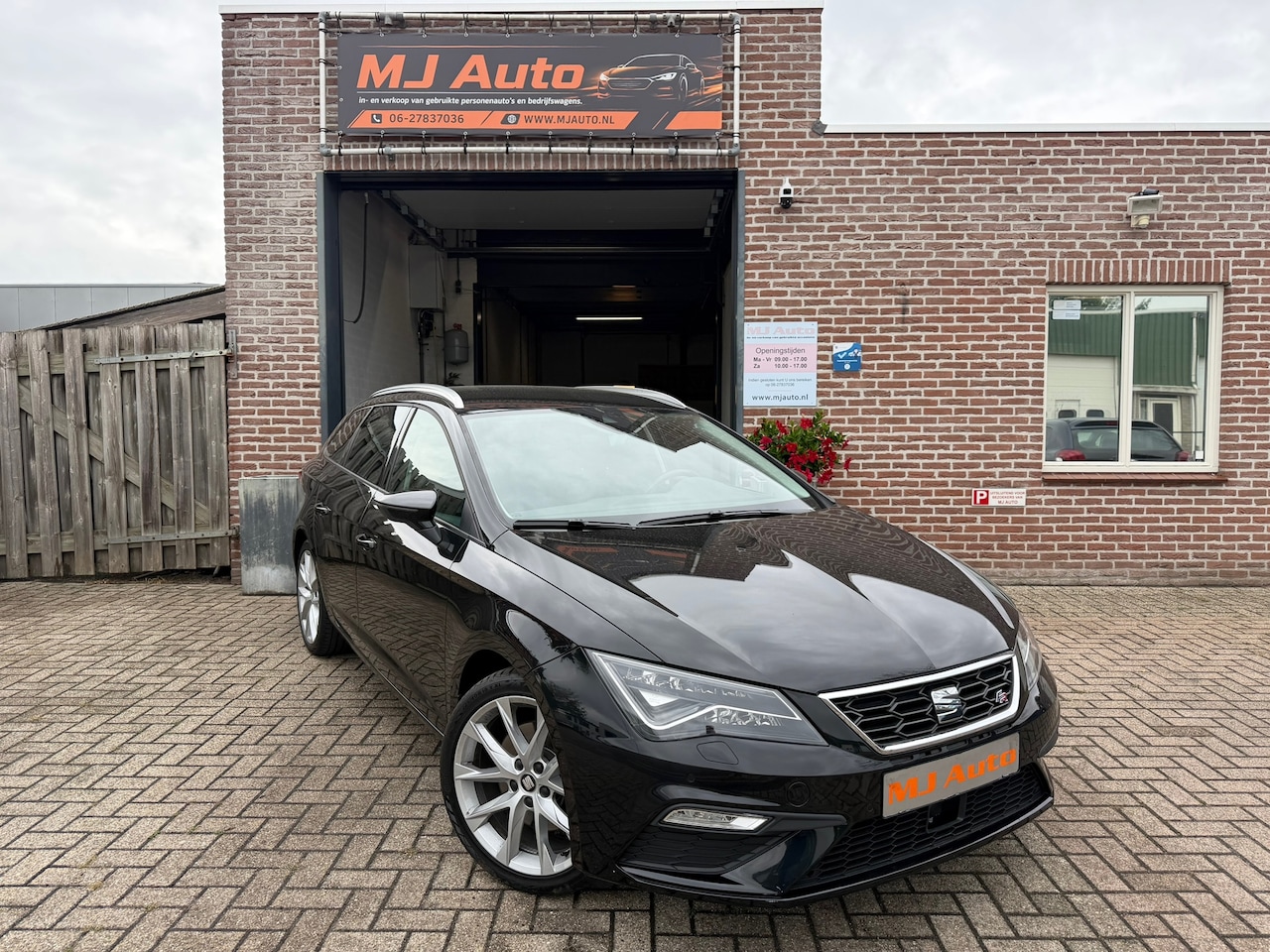 SEAT Leon ST - 2.0 TSI FR Business key less virtual beats audio DSG - AutoWereld.nl