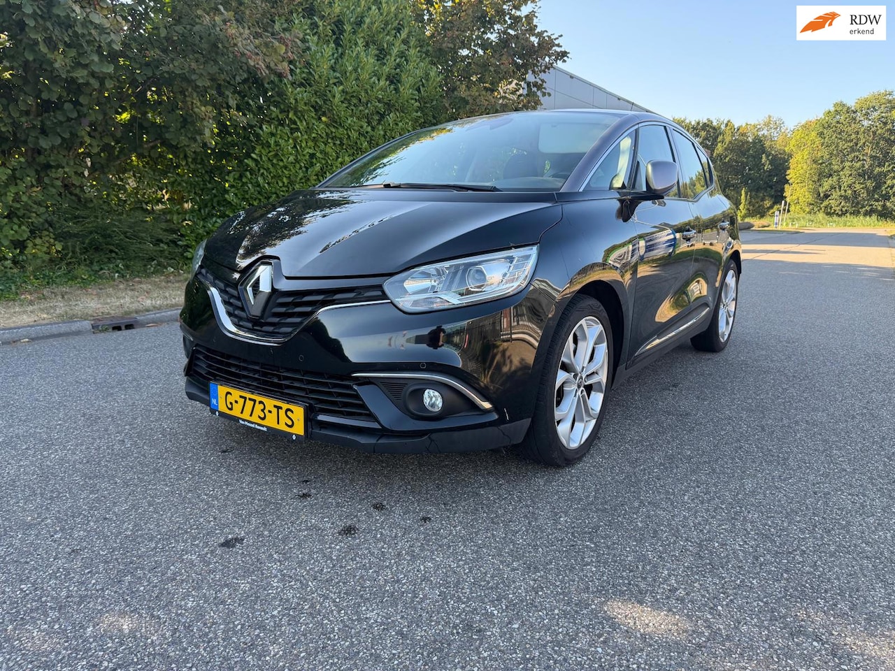 Renault Scénic - 1.3 TCe Limited Achteruitcamera*Navigatie*Trekhaak*Cruise*Clima*LM velgen*Parkeersensoren* - AutoWereld.nl