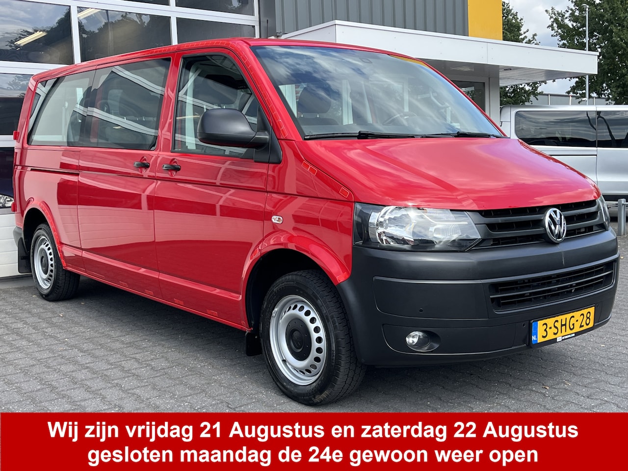 Volkswagen Transporter Kombi - 2.0 TDI DSG Automaat L2H1 BPM/ BTW vrij Airco Cruise control Trekhaak Navigatie Verlengde - AutoWereld.nl