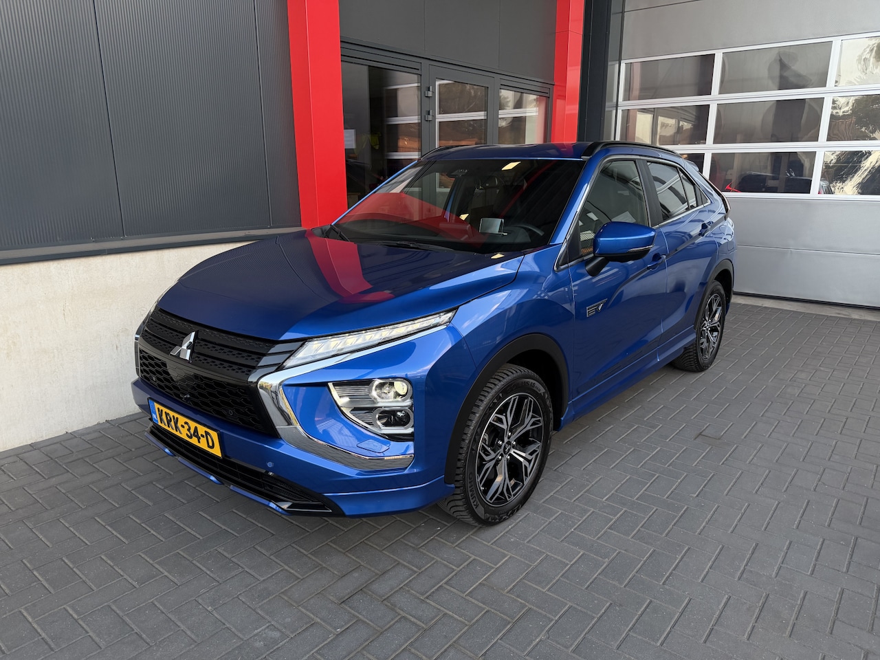 Mitsubishi Eclipse Cross - 2.4 PHEV Black Edition HUD Leder ACC Navi 360 ° Dealer Onderhouden Standkachel Keyless ent - AutoWereld.nl