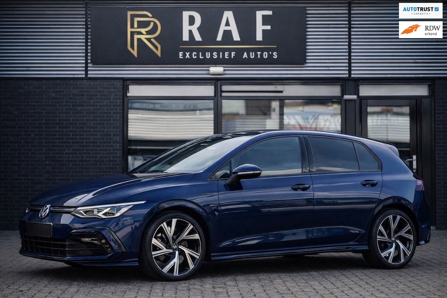 Volkswagen Golf - 1.5 eTSI R-Line Business 1.5 eTSI R-Line Business,Automaat,Carplay,Atlantic Blue Metallic,Stuurverw,Stoelverw,enzzz - AutoWereld.nl