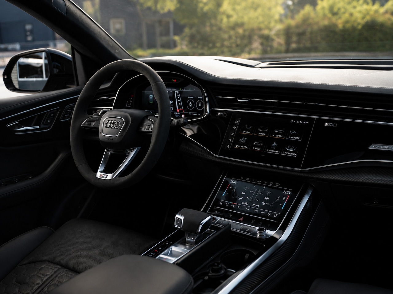Audi RSQ8 - 4.0 TFSI quattro Performance Pano|Ceramic|HuD|B&O - AutoWereld.nl