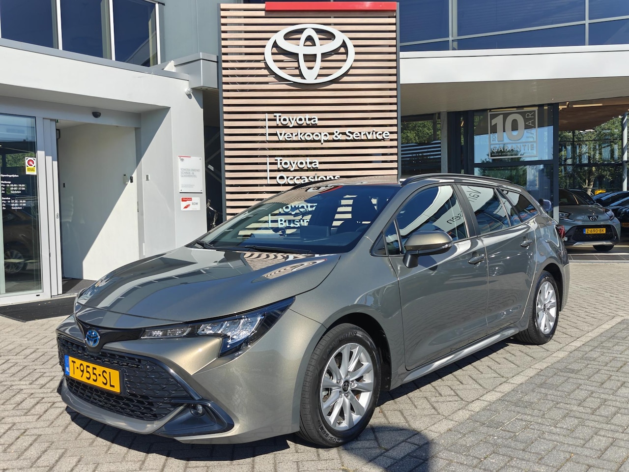 Toyota Corolla Touring Sports - Hybrid 140 Active NL-AUTO 1E EIGENAAR CAMERA APPLE?ANDROID AD-CRUISE DAB+ LM-VELGEN - AutoWereld.nl
