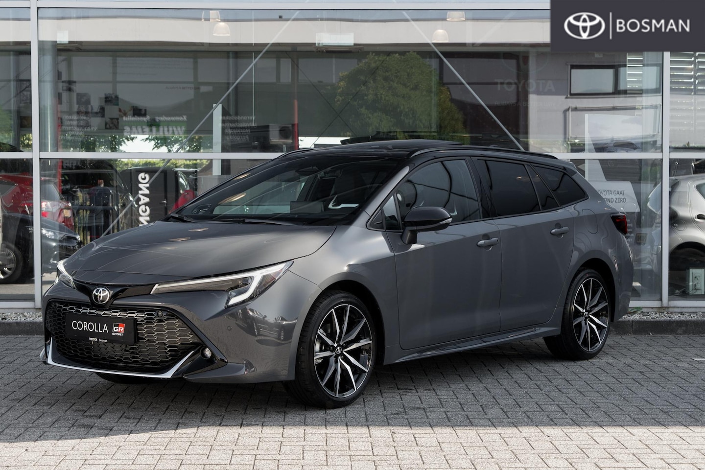Toyota Corolla Touring Sports - Hybrid 140 GR Sport - AutoWereld.nl