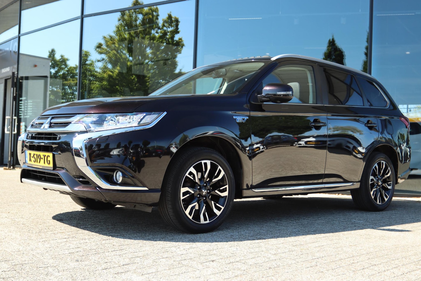 Mitsubishi Outlander - 2.0 PHEV INSTYLE+ | ACC | TREKHAAK | LEDER | 360 CAMERA | PANO | CRUISE | CLIMATE - AutoWereld.nl