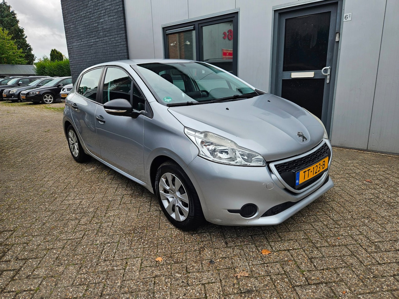 Peugeot 208 - 1.0 VTi Active|Airco|Cruise|Navi|Trekhaak - AutoWereld.nl