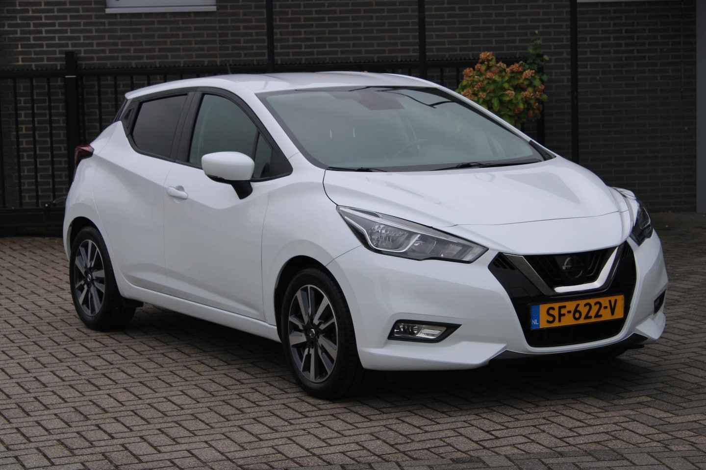 Nissan Micra - 0.9 IG-T Business Edition Clima/Camera/Navi - AutoWereld.nl