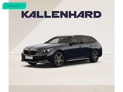 BMW 5-serie Touring - 550e xDrive - M-Sport Pro - Comfortzetels - Pano - Trekhaak - Head-up
