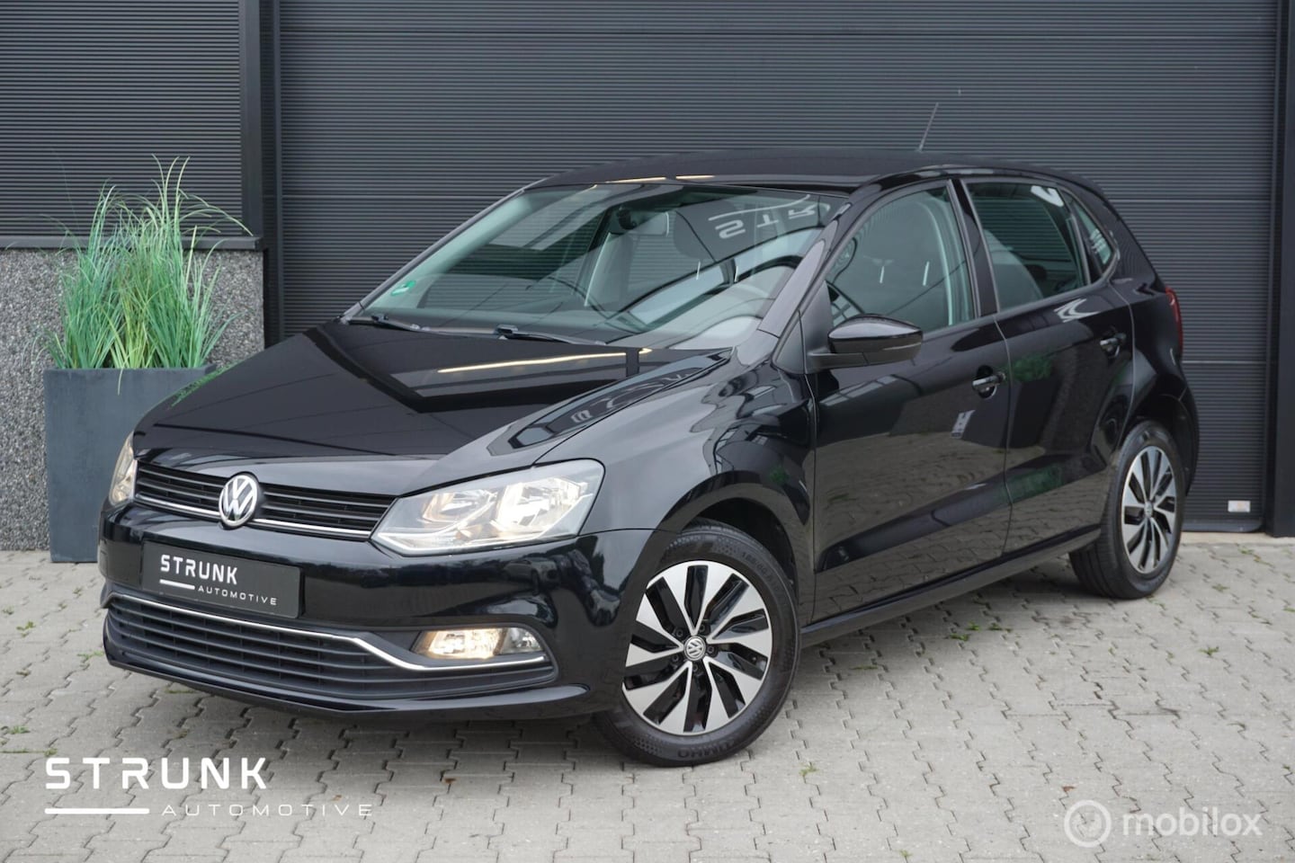 Volkswagen Polo - 1.2 TSI Comfortline Apple Carplay Centr Vergr Airco Cruise - AutoWereld.nl