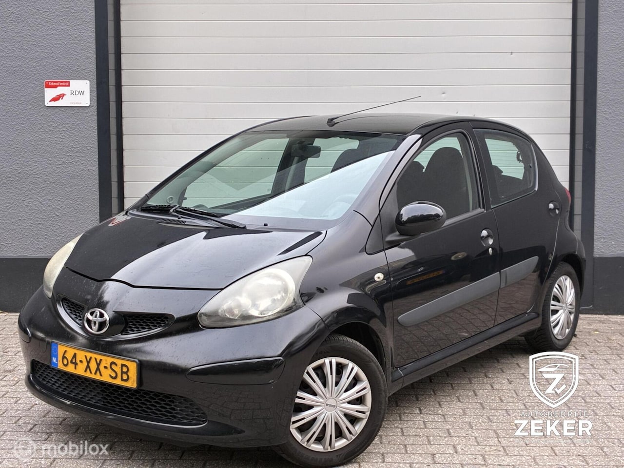 Toyota Aygo - 1.0-12V / NIEUWE APK / CARPLAY / 2 SLEUTELS - AutoWereld.nl