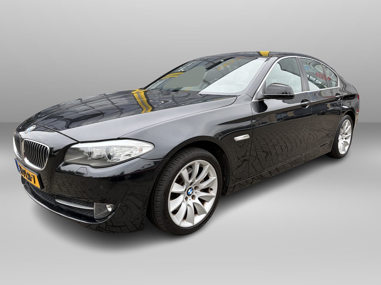 BMW 5-serie - 523i Executive Automaat | Leer | Navi | Cruise | LM velgen - AutoWereld.nl