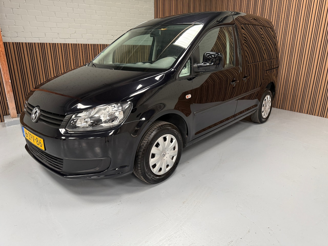 Volkswagen Caddy - 1.2 TSI Trendline 1.2 TSI Trendline, 5pers. Nette auto. trekhaak, carkit, airco - AutoWereld.nl