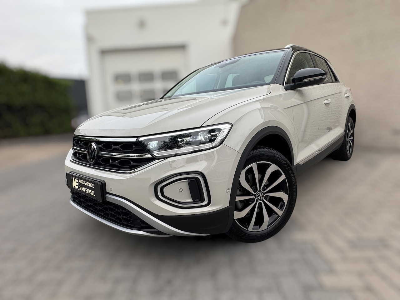 Volkswagen T-Roc - 1.0 TSI Style IQ-Light / Ascot Grey / Carplay / ACC / ECC / PDC / Stoelverwarming - AutoWereld.nl