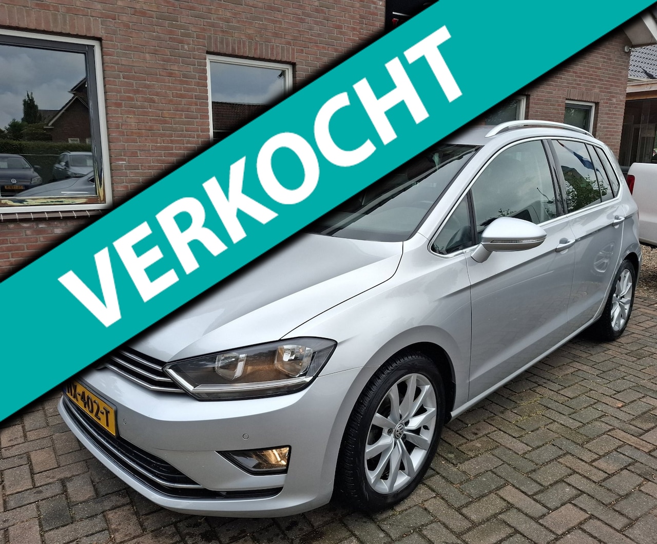 Volkswagen Golf Sportsvan - 1.2 TSI Highline. NL auto, 2de eigenaar. O.a. camera, navi, cruise, trekhaak. Prijs incl g - AutoWereld.nl