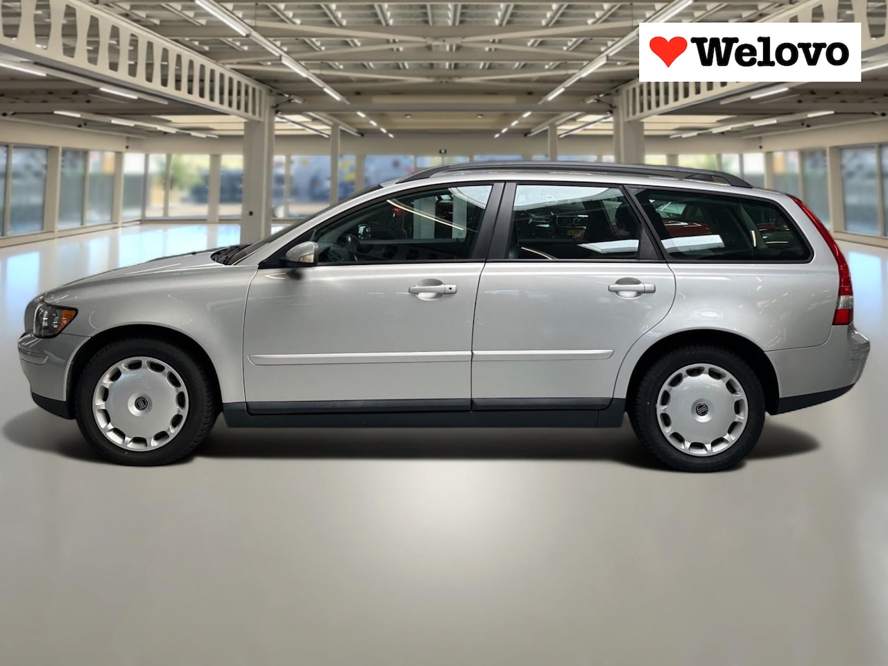 Volvo V50 - 2.4i Summum Incl. BTW, dealer onderhoud, leder, electr. stoel, boekjes... - AutoWereld.nl