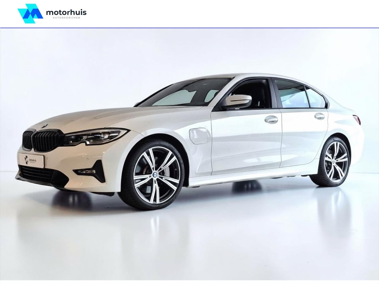BMW 3-serie - 330e eDrive Edition 292 pk LED LMV WINTERPACK APPLE CARPLAY - AutoWereld.nl
