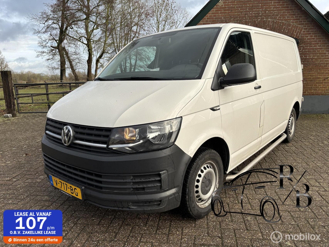 Volkswagen Transporter - 2.0 TDI L1H1 AIRCO NAVIGATIE MARGE - AutoWereld.nl