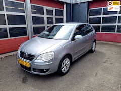 Volkswagen Polo - 1.4-16V Trendline met ruilmotor 134000 km