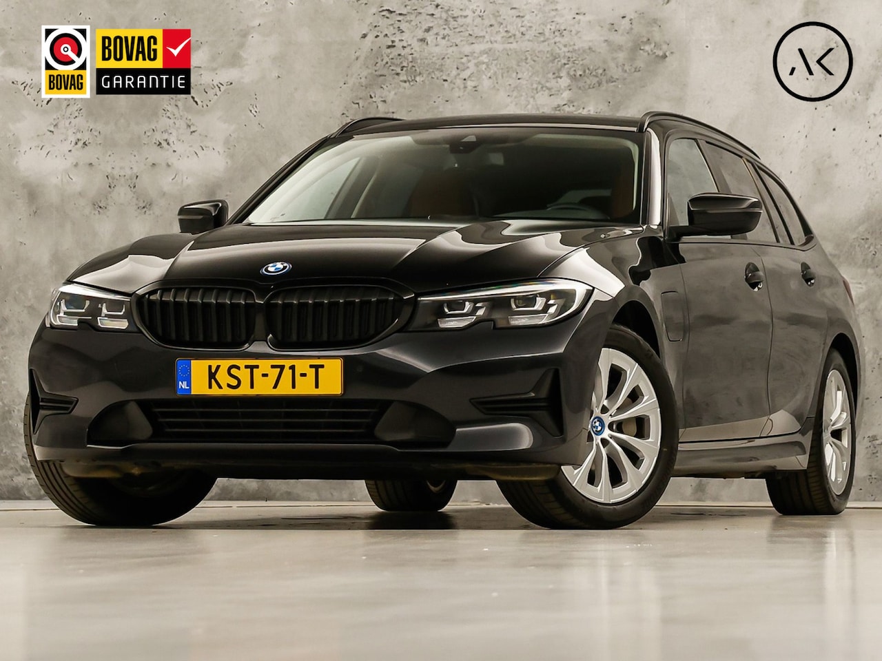 BMW 3-serie Touring - 330e Sport 292Pk Automaat (APPLE CARPLAY, SOH 90,2%, GROOT NAVI, COGNAC LEDER, CAMERA, STO - AutoWereld.nl