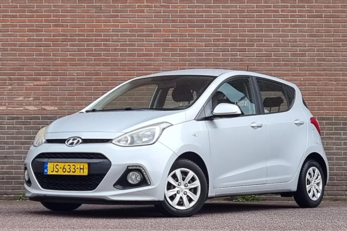 Hyundai i10 - 1.0i i-Motion Comfort Plus 1.0i i-Motion Comfort Plus, Dealer onderhouden, Cruise control, Climate control, Bluetooth - AutoWereld.nl