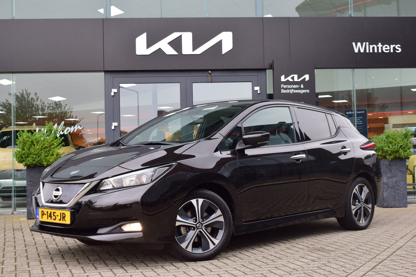 Nissan LEAF - N-Connecta 40 kWh | 360° Camera | Stoel- & Stuurverwarming | Dodehoek Assistentie | - AutoWereld.nl