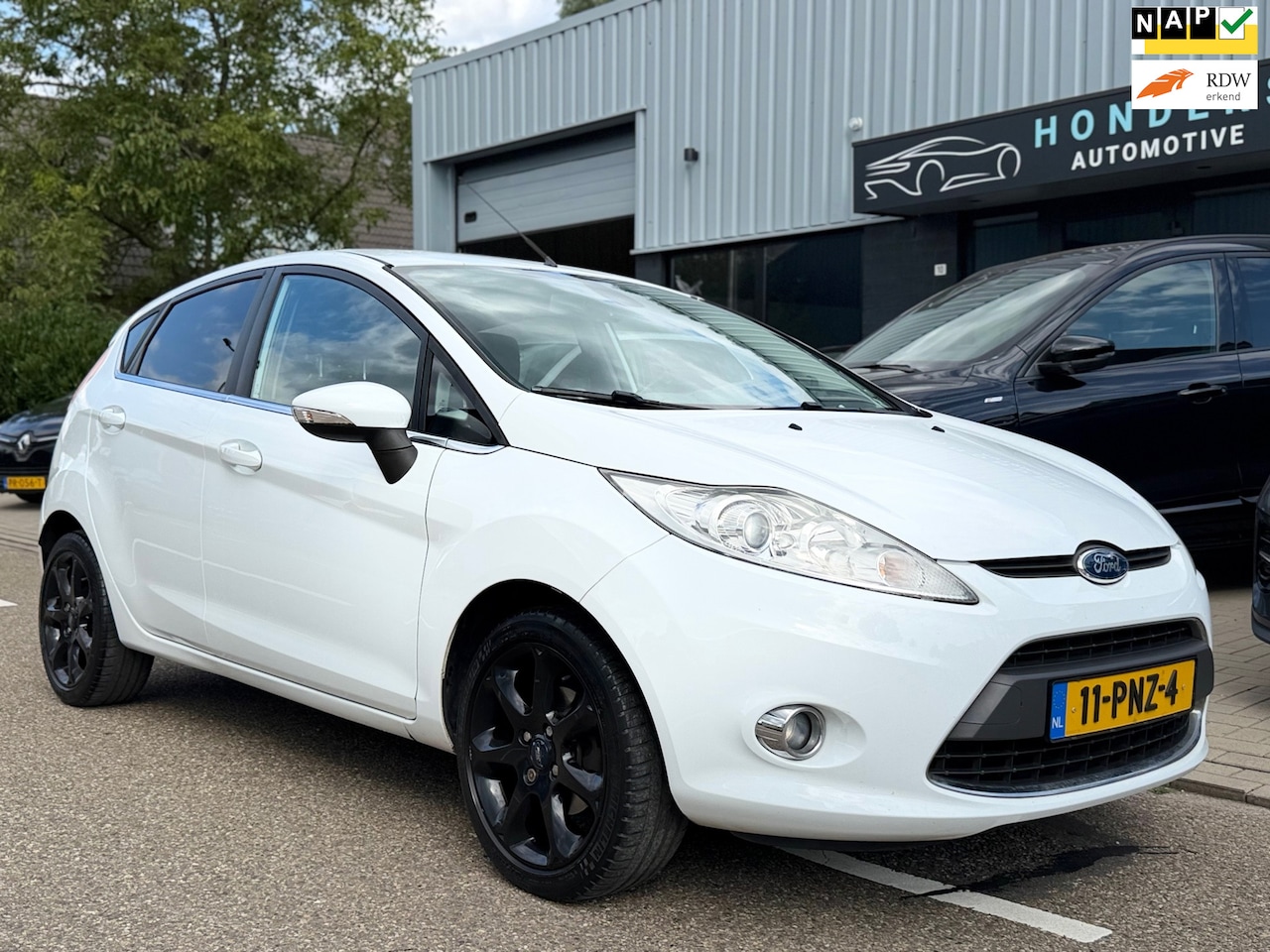 Ford Fiesta - 1.6 Titanium | PARKEERSENSOR | AIRCO | NAP | CRUISECONTROL | CLIMA | VOORRUITVERW | DISTRI - AutoWereld.nl