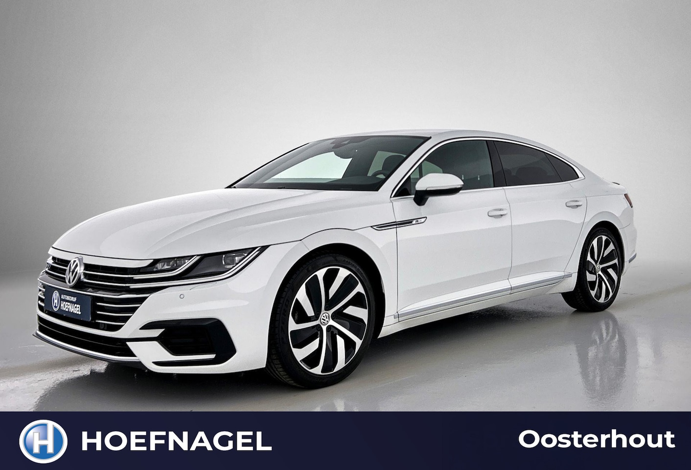 Volkswagen Arteon - 2.0 TSI R Line Automaat | Adaptive Cruise Control | Stoelverwarming | Carplay | Navigatie - AutoWereld.nl
